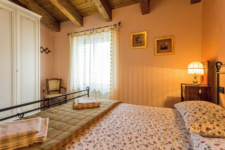 Room 4, Panoramic Apartment near Gubbio, Perugia