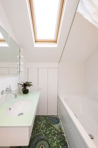Room 5, Luxury Penthouse in Maida Vale With Fast Wi-fi, London