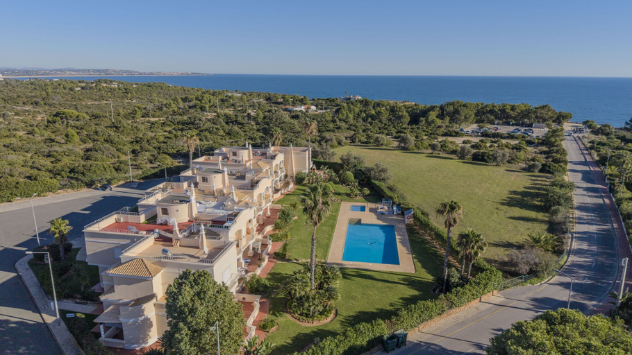 Room 3, Praia da Marinha Apartment, Lagoa