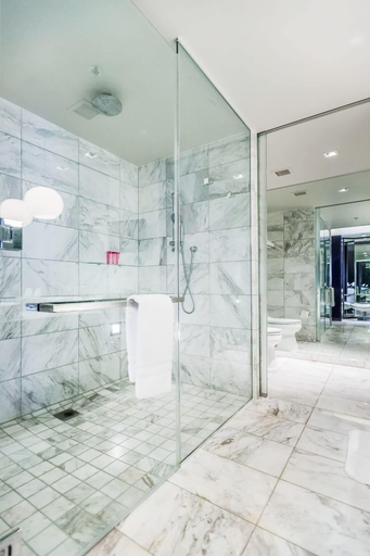 Interior 4, High Floor Mountain-views Studio Balcony Access, Clark