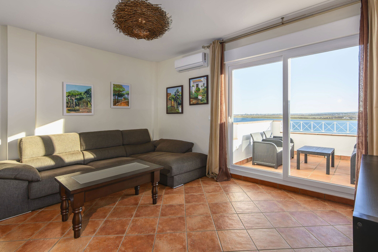 Primary image, Riverside Comfort for Families, Huelva