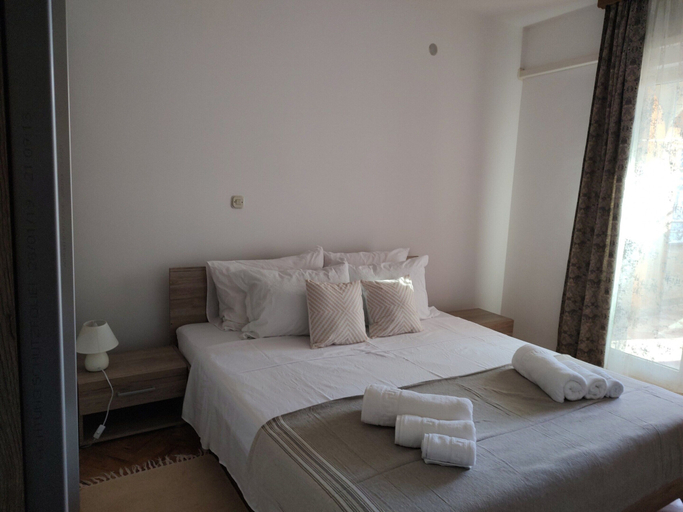 Room 2, Apartment in Razanac Near Beach Rtina, Ražanac