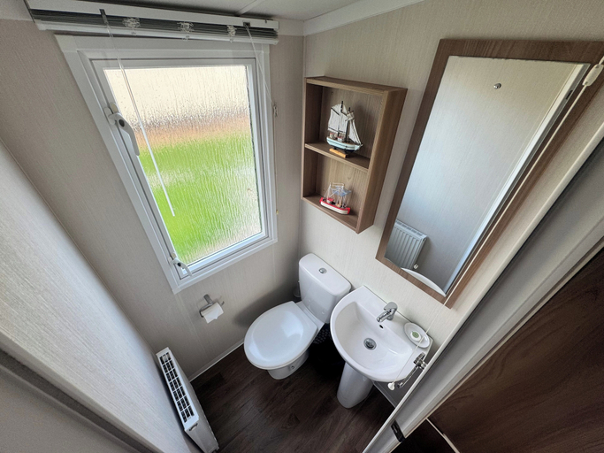 Bathroom 5, The Pilots Rest Sleeps 6, Devon
