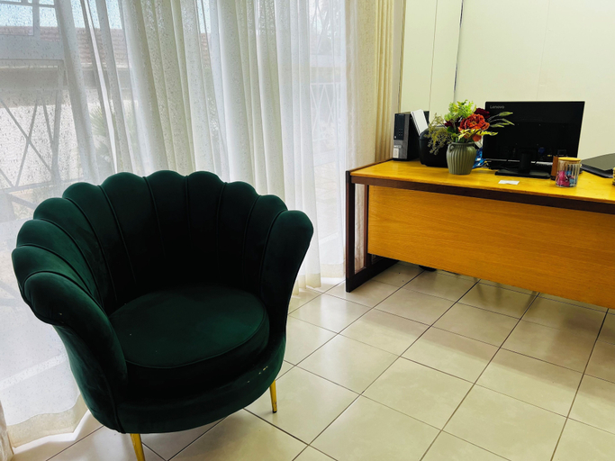 Reception, Sagrada Guest House, O.R.Tambo