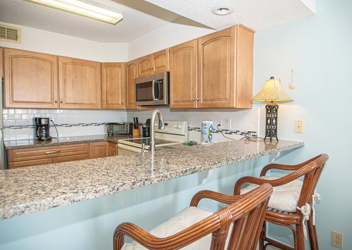 Interior 5, Sea Castle 8G, Horry