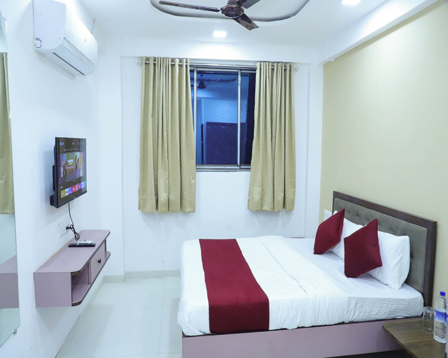 Room 5, Hotel Devanshri Rooms & Restaurant, Raigarh