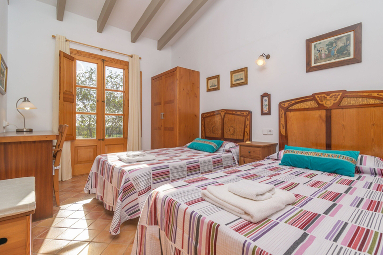 Room 2, Can Pintat - Villa With Private Pool. Free Wifi, Baleares