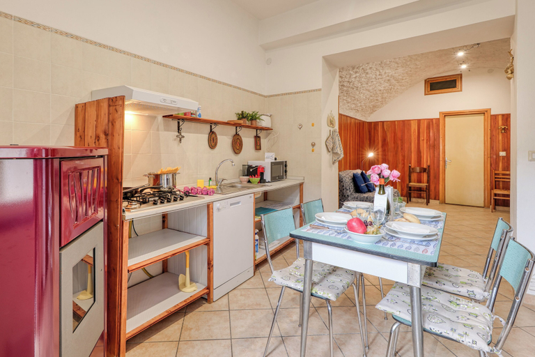 Interior 4, Casa Oneglia vicino stazione Imperia, Imperia