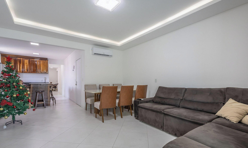 Living area 2, Apt w/ BBQ & Balcony, 450m From the Beach Sit1202, Itapema