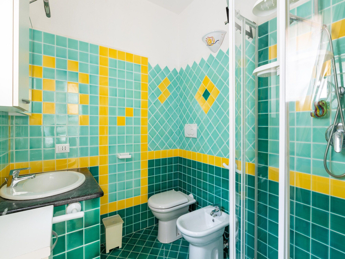 Bathroom 5, Apt con Giardino, a 300-metre-tall Mare, Sassari