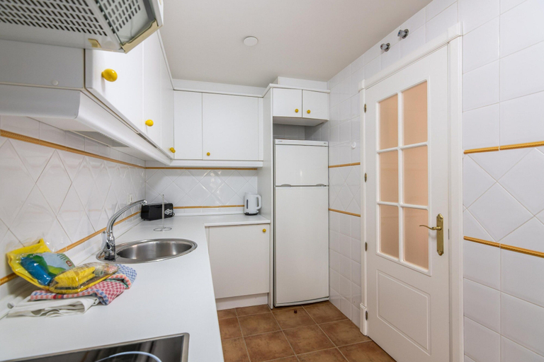Private kitchen 4, Apartment 100m From Beach, Huelva