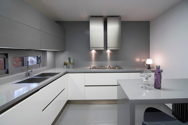 Room 5, Elegant and Private Living by Neuvel, Attica