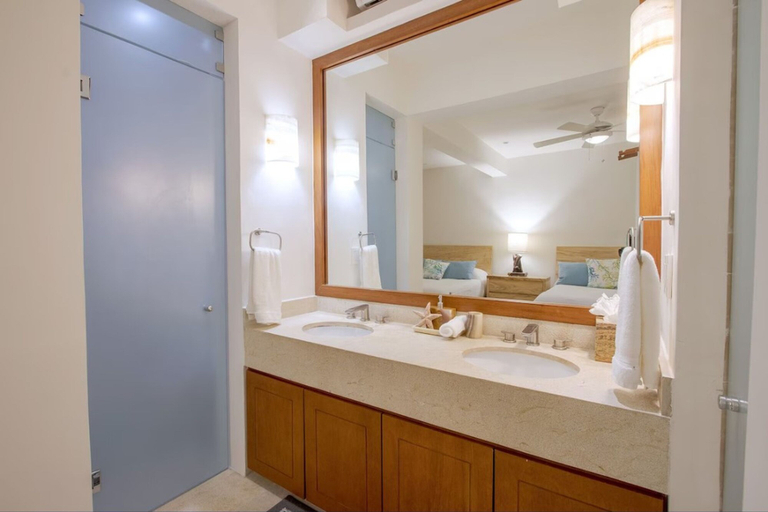 Room 2, Terrazas Golf 12 Paradise at Your Fingertips, Compostela