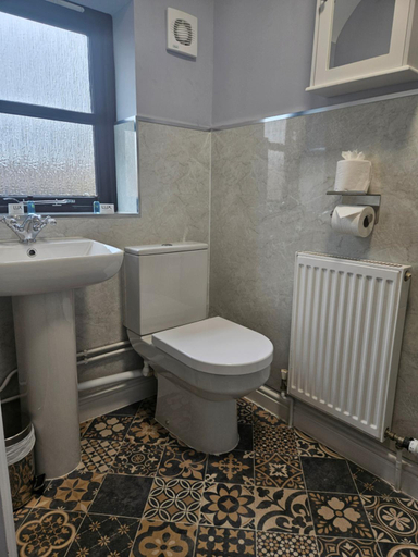 Bathroom 3, The Swan Inn, Norfolk