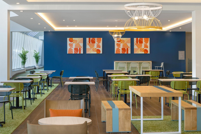 Food & Drinks 4, Spark By Hilton Montreal Midtown, Montréal