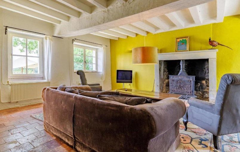 Living room 4, Spacious Farmhouse With Garden in Val de Loire, Indre