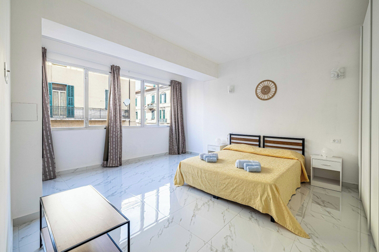 Room 5, Posta Suites Flat in Ventimiglia, Imperia