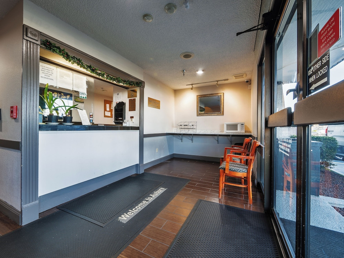 Public Area 3, Economy Inn Auburn, King