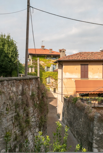 Room 2, Aperol in Iseo With 1 Bedrooms and 1 Bathrooms, Brescia