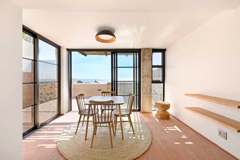 Room 2, Elegant Camps Bay One Bed | Eco Pool | Modern, City of Cape Town