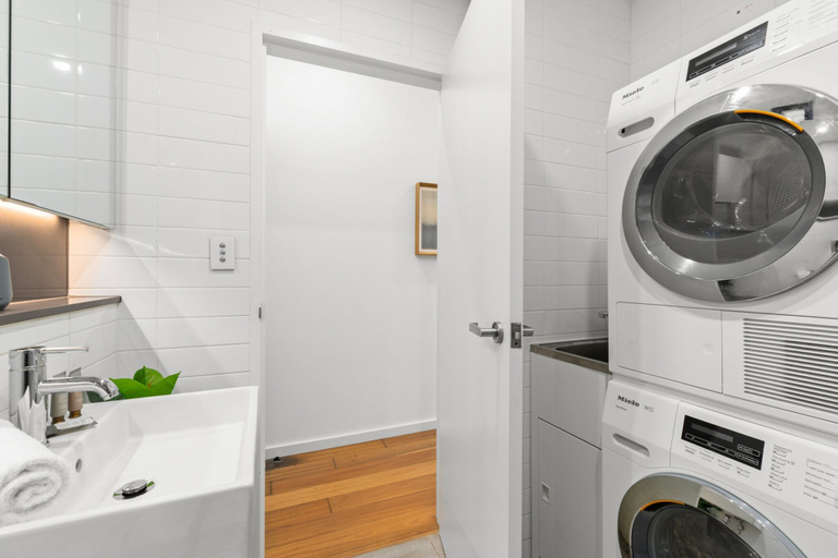 Bathroom 2, 1-bed Unit With Alfresco Dining and BBQ, Sydney