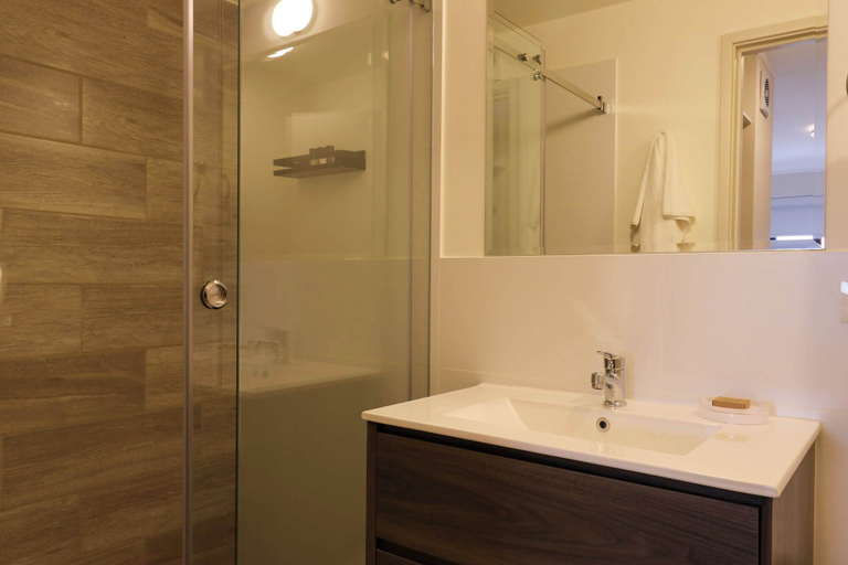 Room 5, w Dazzling 2BR w Balcony in Miraflores, Lima