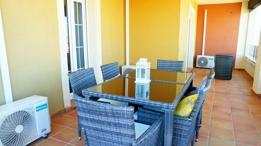 Dining 4, Seaside Duplex in Punta del Moral for 5, Huelva