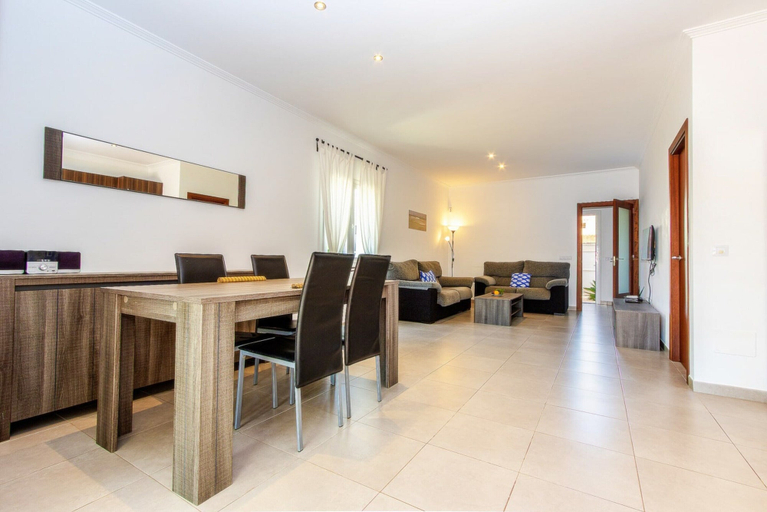 Dining 2, Stylish Island Villa With Sunlit Garden, Baleares