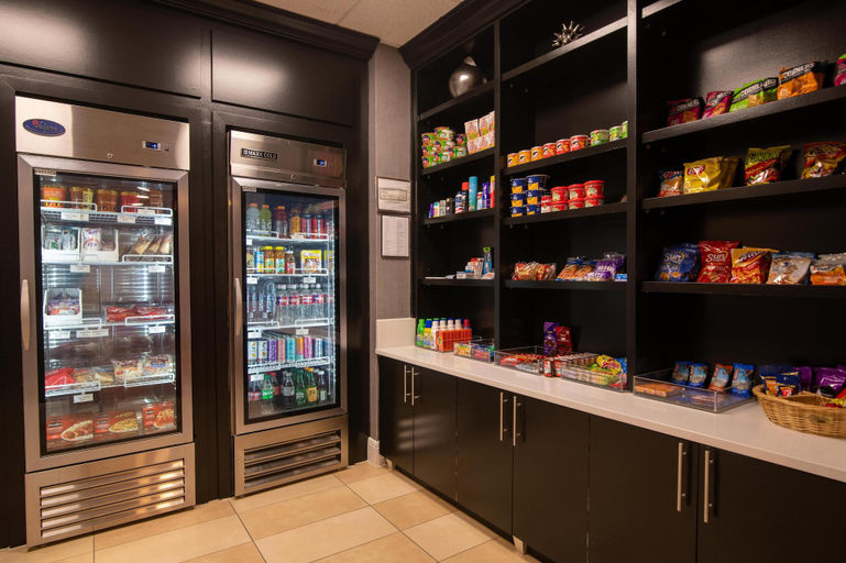 Food & Drinks 5, Hampton Inn and Suites College Station, Brazos