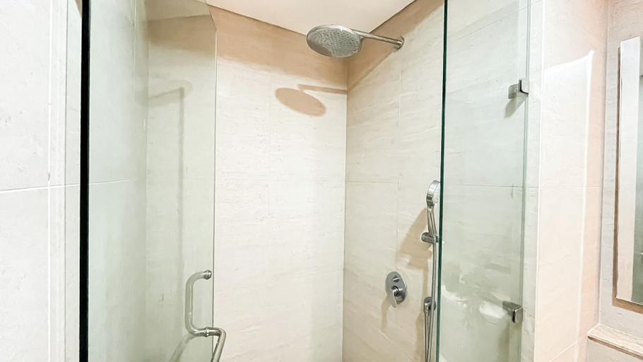 Bathroom 4, Spacious And Cozy Stay 3Br At Gold Coast Apartment, Jakarta Utara