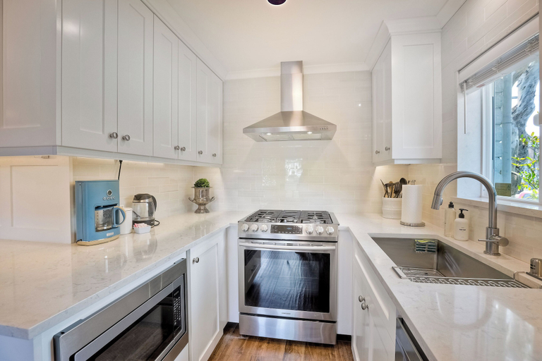 Private kitchen, 3080 Lincoln - Unit 24, San Diego