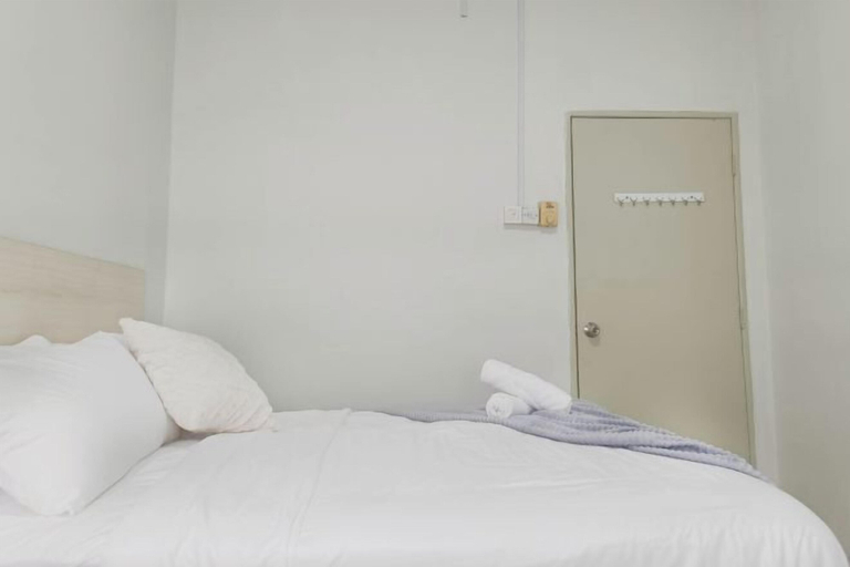 Room 3, Damansara Damai 9Pax 4 Rooms, Petaling Jaya
