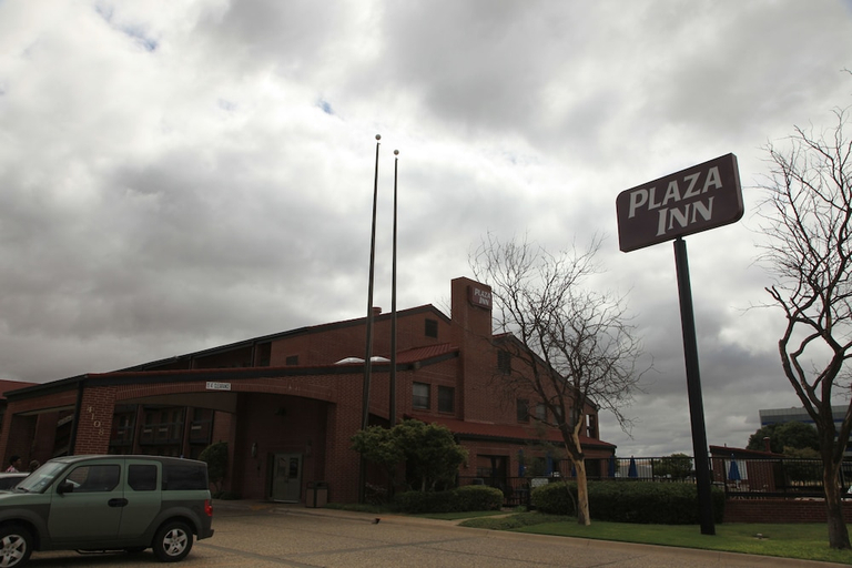 Exterior & Views 2, Plaza Inn, Midland