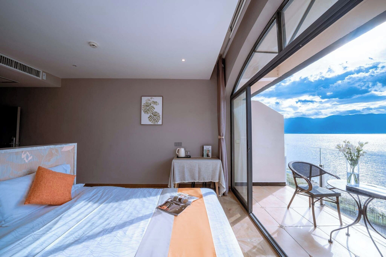 Room 5, Jade moon, Dali Bai