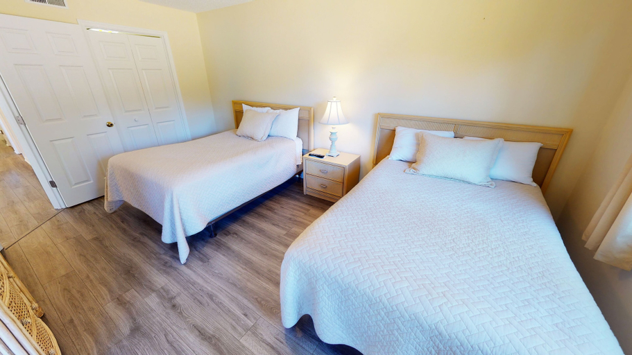 Interior 3, Club Villas Unit 4A, Brunswick