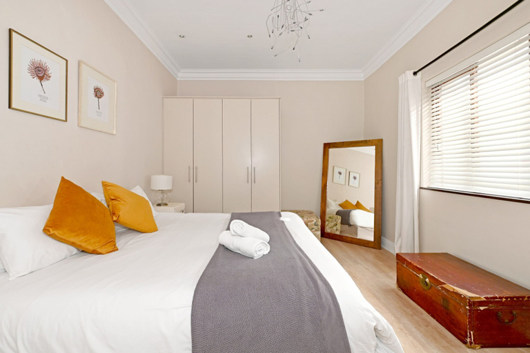 Others 2, Charming Sea Point 1 Bed With Leafy Patio, City of Cape Town