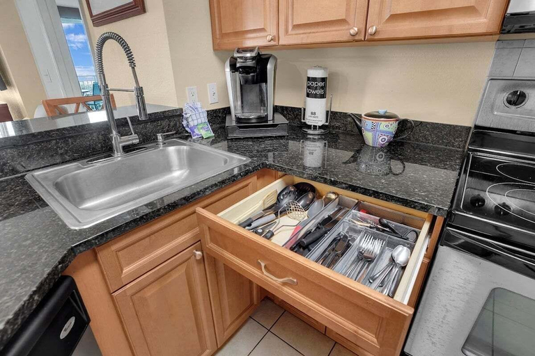 Interior 2, Horizon 701, Horry