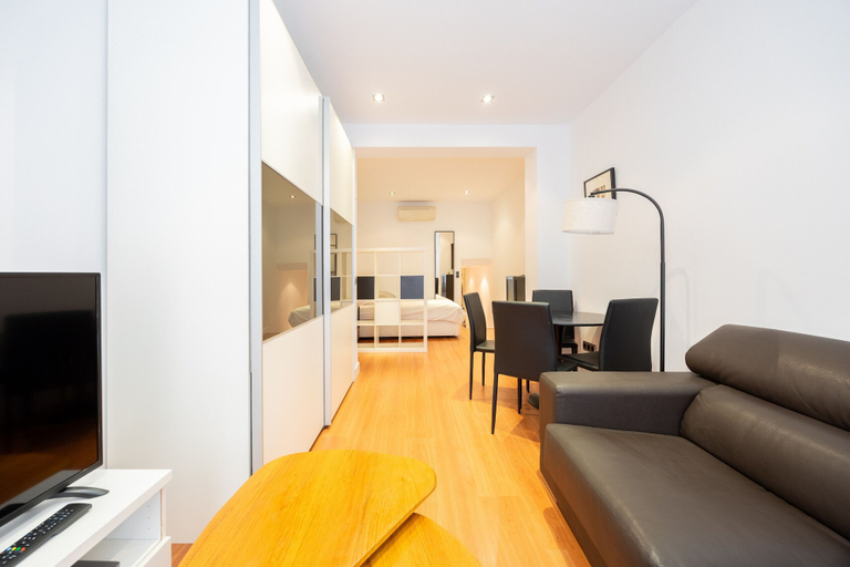 Room 3, Studio in Barrio de las Letras Work or Study, Madrid