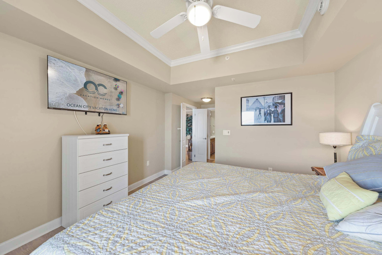 Interior 5, Ocean City Vacation Homes Property Luxurious Bayfront Condo, Worcester