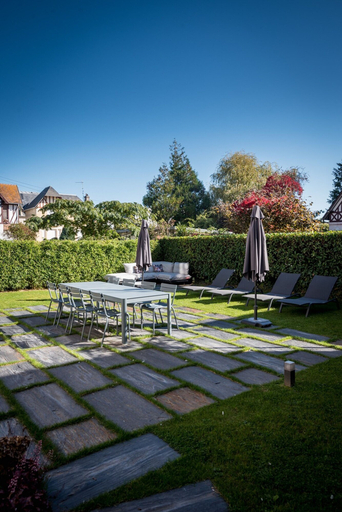 Room 5, Large Chic Stylish Villa Superb Garden, Calvados