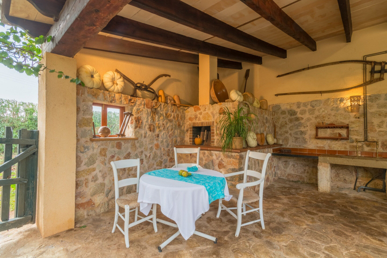 Outdoor dining 3, Antonio in Mallorca With Bay Views, Baleares