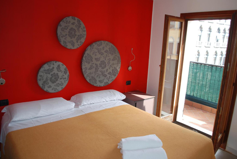 Bedroom 3, Hotel San Geremia, Venezia