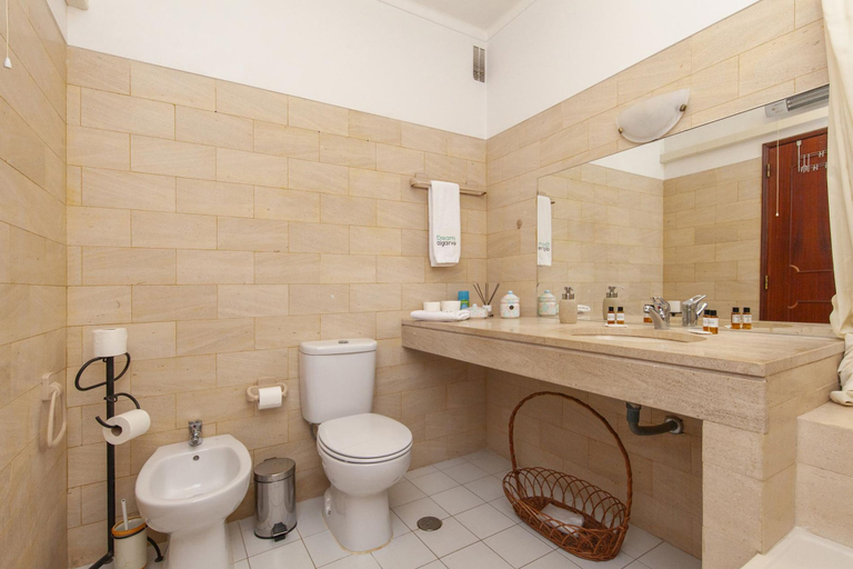 Room 2, A02 - Casa Topazio in Quarteira, Loulé