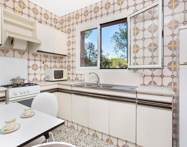 Private kitchen, Can Benet Villa With Swimming Pool, Girona