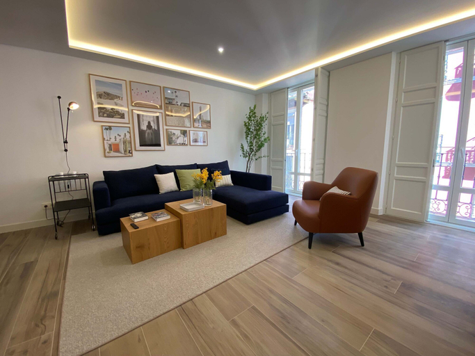 Room 2, w Amazing 2BR With Terrace in Chueca, Madrid