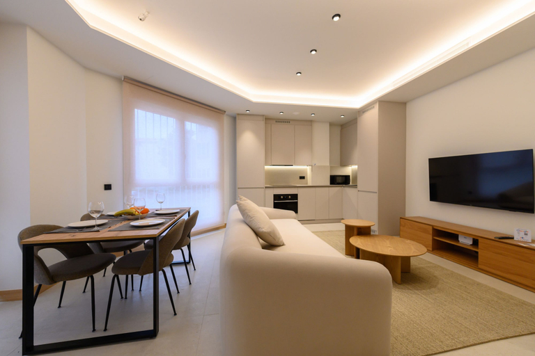Room 5, M Scr7b2 Amplio Piso Exterior de un Dormitorio e, Madrid