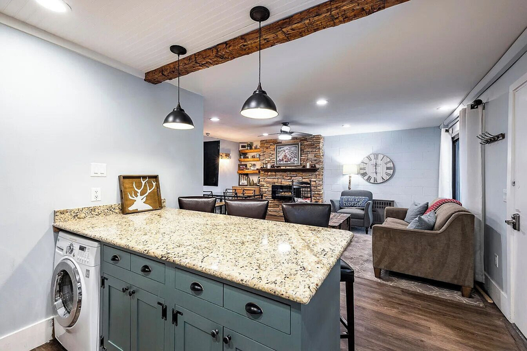 Interior 5, Mountain Haven Steps Away From PC MTN Heated Pool, Summit