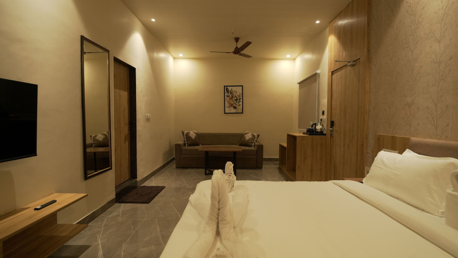 Room 5, Hotel The Vibez Inn & Restaurant, Jabalpur