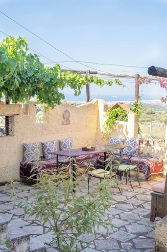 Room 4, Rustic Retreat - Private Pool in Nature s Embrace, Crete