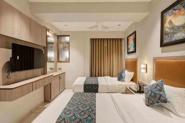 Room 5, Hotel Sparsh Town, Ahmadabad